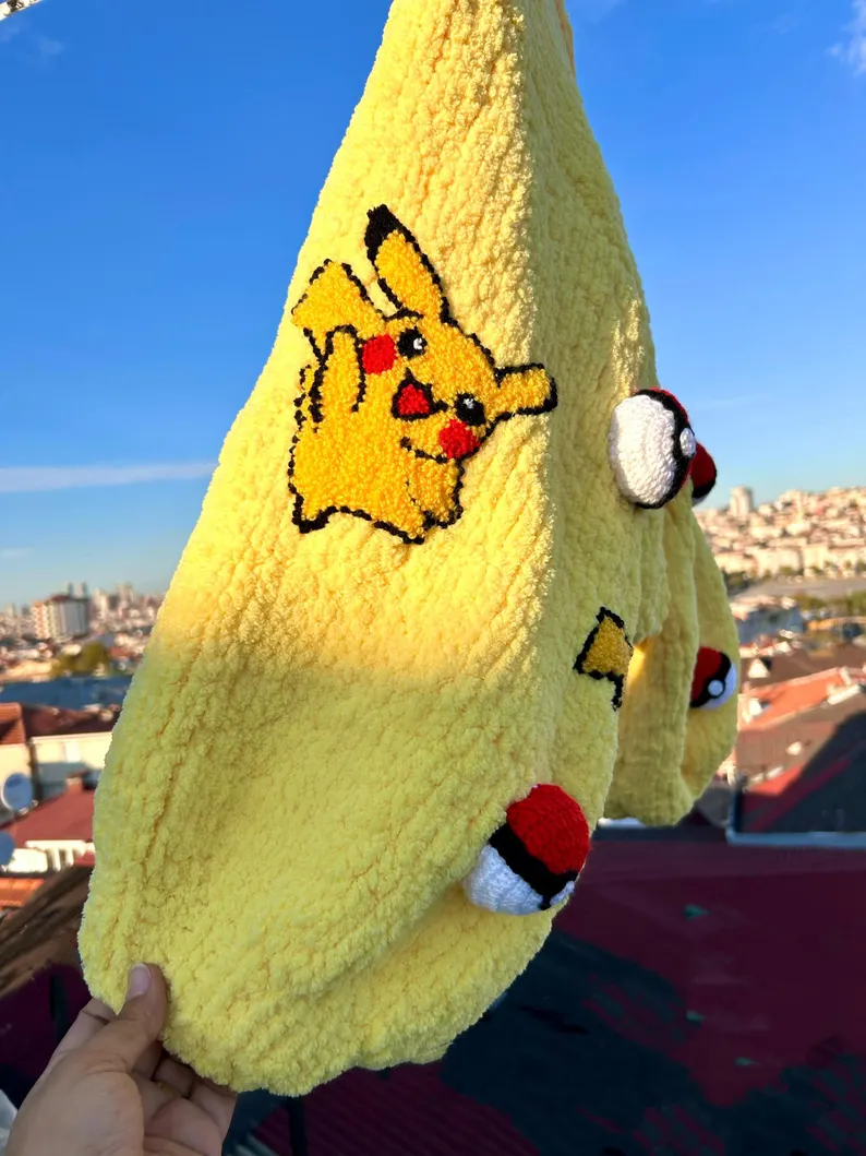 Pikachu Desenli Sarı Hırka